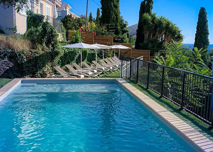 Hotel Calavita Rooftop & Spa San-Martino-di-Lota photo