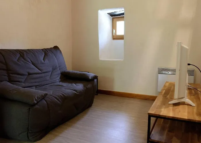 Photo de Agréable triplex Nelly situé en moyenne montagne Cristinacce