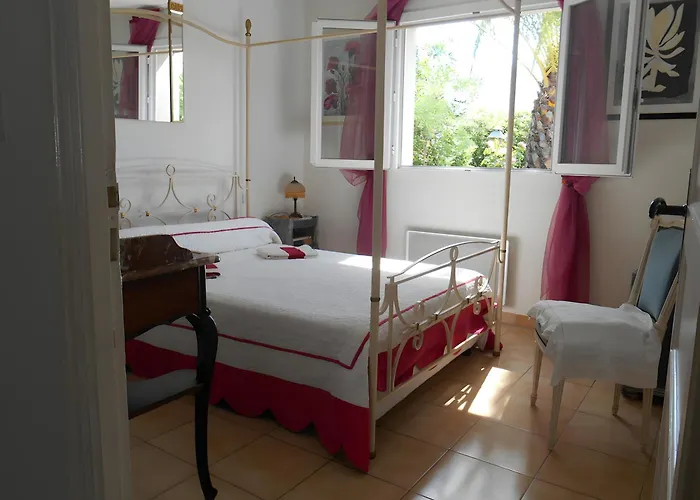 Chambres De La Mer Et Baldaquin Sarrola-Carcopino photo